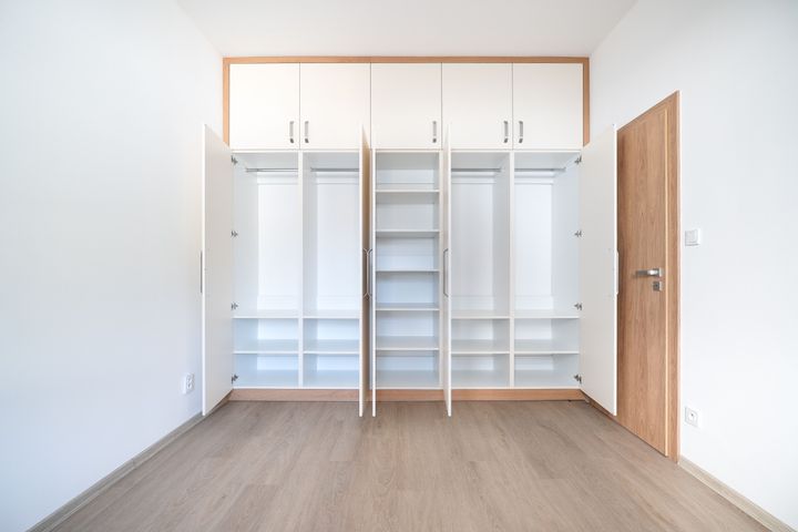 (Byt 1A) Nový 2+kk 59 m² s komorou, parkovacím stáním a sklepem–komorní bydlení u Klánovického lesa — fotografie 12