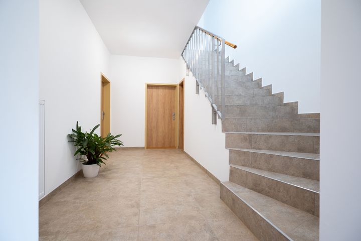 (Byt 1A) Nový 2+kk 59 m² s komorou, parkovacím stáním a sklepem–komorní bydlení u Klánovického lesa — fotografie 24