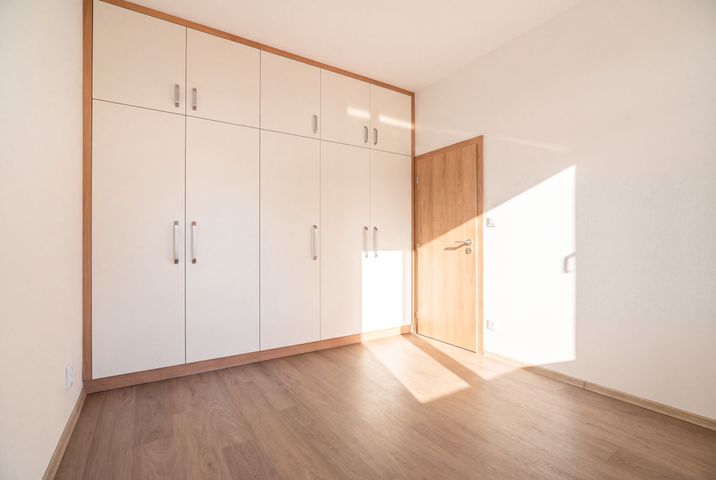 (Byt 1A) Nový 2+kk 59 m² s komorou, parkovacím stáním a sklepem–komorní bydlení u Klánovického lesa — fotografie 11