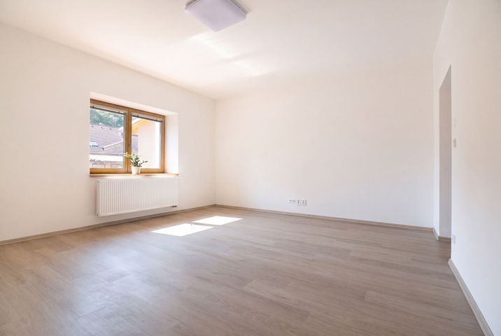 (Byt 1A) Nový 2+kk 59 m² s komorou, parkovacím stáním a sklepem–komorní bydlení u Klánovického lesa — fotografie 17