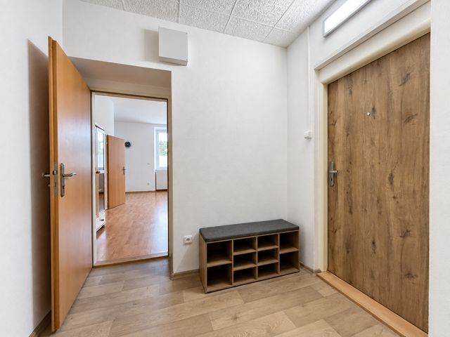Velkolepý byt 2+kk s 90 m² a 3 m vysokými stropy — fotografie 34
