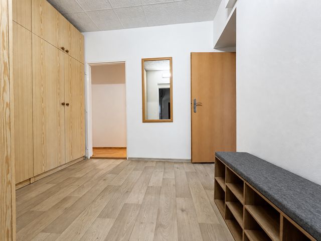 Velkolepý byt 2+kk s 90 m² a 3 m vysokými stropy — fotografie 35