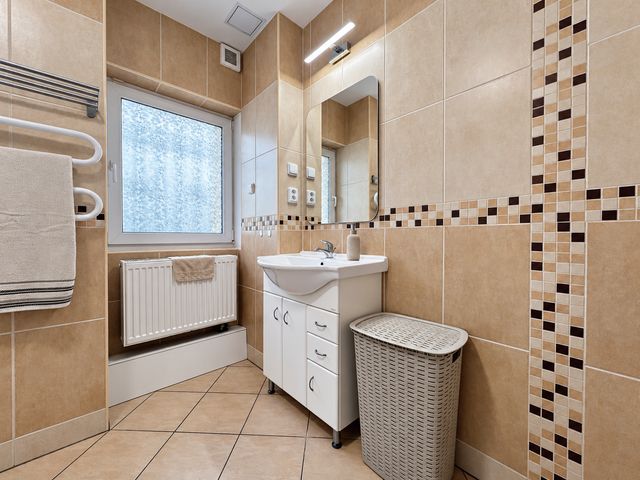 Velkolepý byt 2+kk s 90 m² a 3 m vysokými stropy — fotografie 21