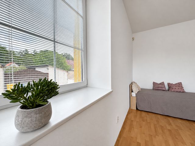 Velkolepý byt 2+kk s 90 m² a 3 m vysokými stropy — fotografie 10