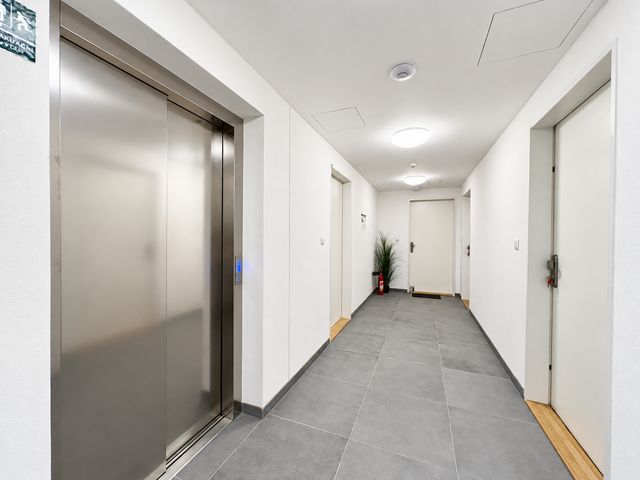 Novotou vonící byt, kompletně vybavený , Košíře, Praha 5 — fotografie 39