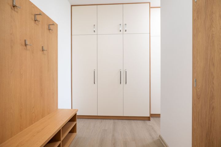 (Byt 1B) Nový 2+kk 57,55 m² s parkovacím stáním a sklepem–komorní bydlení u Klánovického lesa — fotografie 18