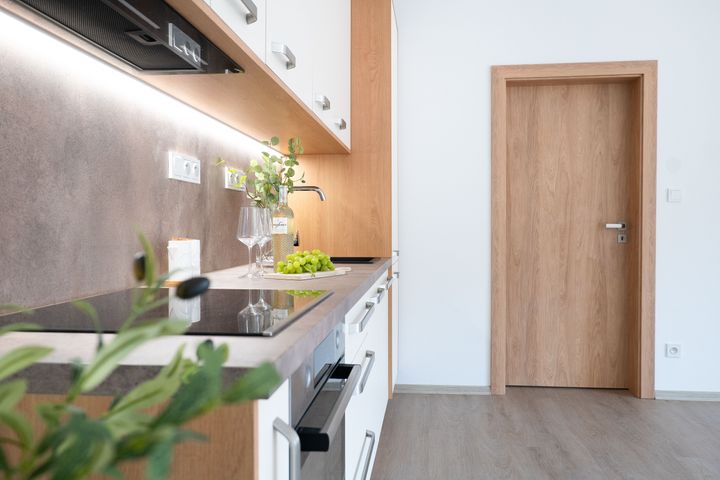 (Byt 1B) Nový 2+kk 57,55 m² s parkovacím stáním a sklepem–komorní bydlení u Klánovického lesa — fotografie 9
