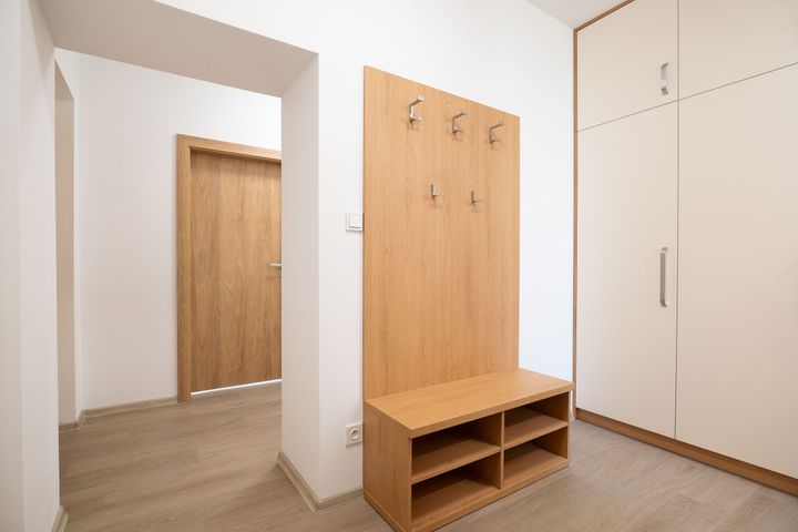 (Byt 1B) Nový 2+kk 57,55 m² s parkovacím stáním a sklepem–komorní bydlení u Klánovického lesa — fotografie 27