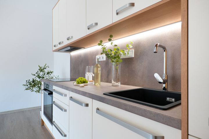 (Byt 1B) Nový 2+kk 57,55 m² s parkovacím stáním a sklepem–komorní bydlení u Klánovického lesa — fotografie 4